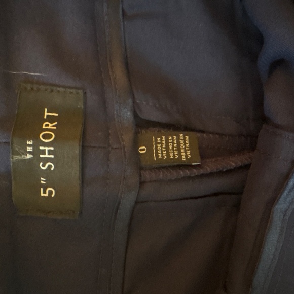 White House Black Market 5” Shorts - Picture 2 of 2